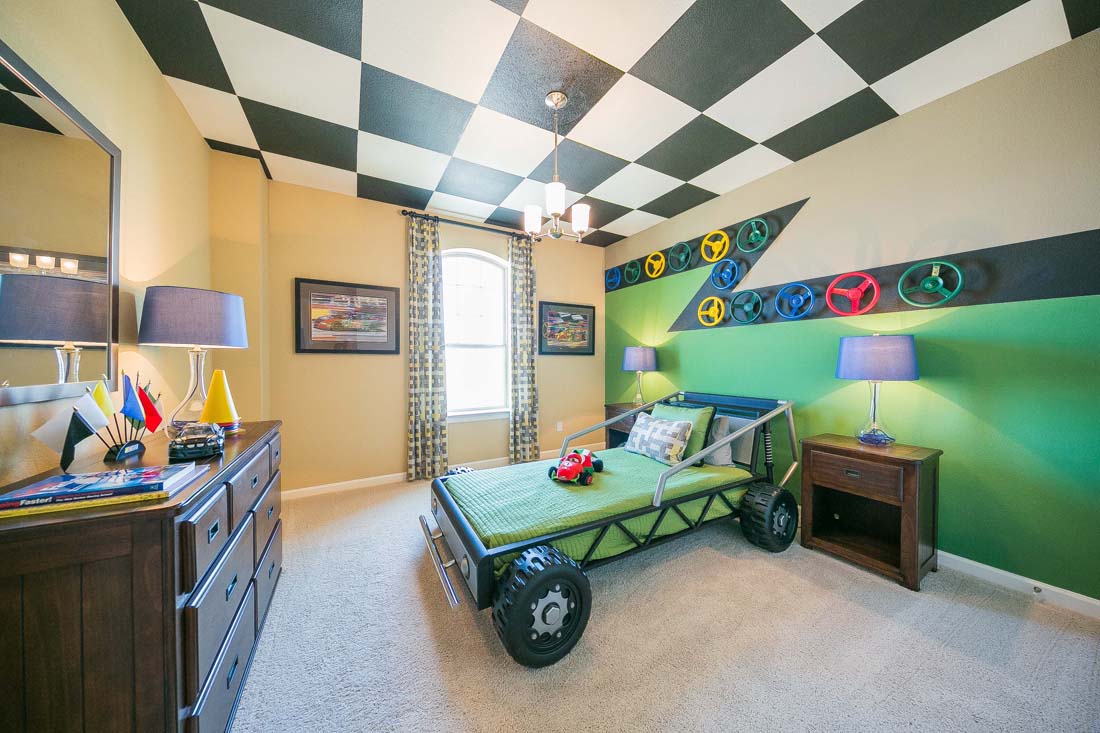 Children's bedroom in David Weekley model home